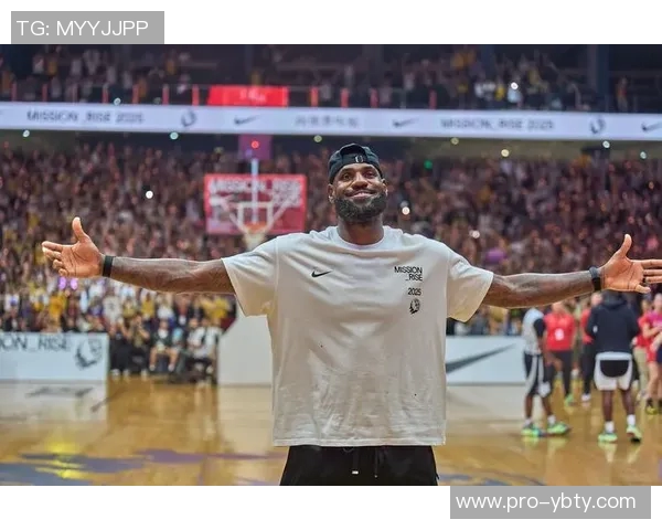 詹姆斯谈三分联盟策略强调领先时犯规能有效限制对手三分球命中率